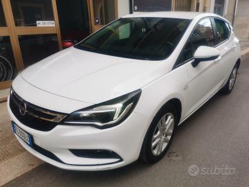 Opel Astra 1.6 CDTi 5 porte 95 cv berlina neo pate