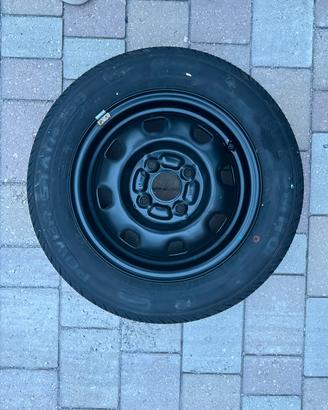 Ruota / Pneumatico con cerchio in ferro