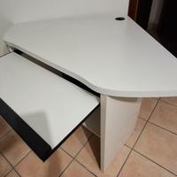 Scrivania angolare 89X89cm con ripiano estraibile