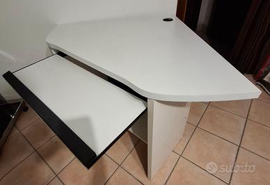 Scrivania angolare 89X89cm con ripiano estraibile