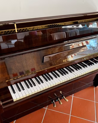 Pianoforte verticale Petrof