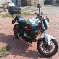 moto Benelli 302s