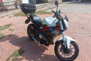 moto Benelli 302s
