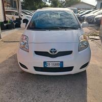 Toyota Yaris 1.0 benz 5 porte Luxury pack neopaten
