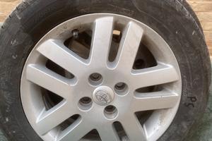 CERCHI IN LEGA +GOMME YARIS2008