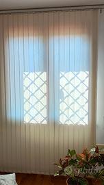 Tende a bande verticali