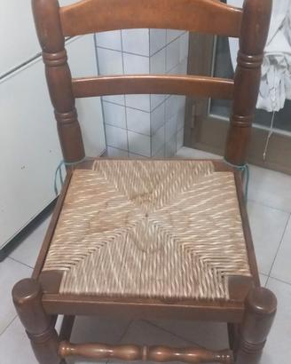 Sedie di legno impagliate