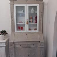 credenza vetrina rifatta in stile shabby 