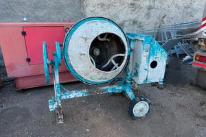 Betoniera a bicchiere Vicario