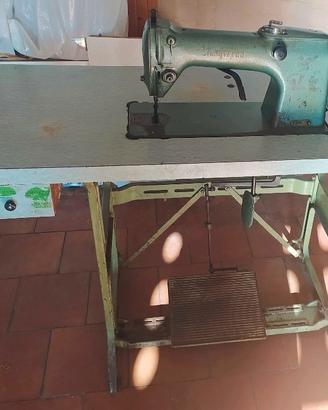 Macchina da cucire industriale