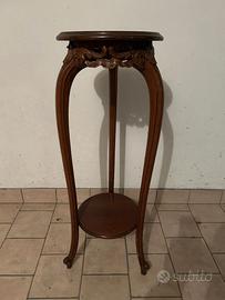 Piedistallo in legno intagliato – stile classico