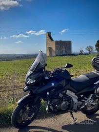 Suzuki v Strom DL 1000