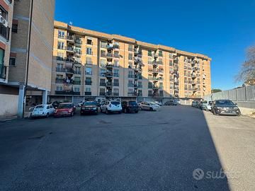 MAGLIANA - Locale commerciale