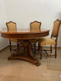 Tavolo rotondo in legno comprensivo di sedie