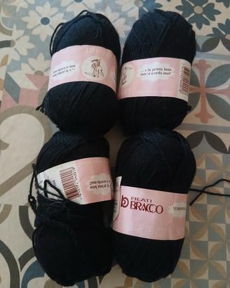 Gomitoli di lana merino