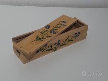 Astuccio portapenne in legno decorato