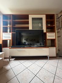 Mobile soggiorno con libreria e porta TV