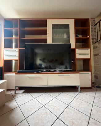 Mobile soggiorno con libreria e porta TV