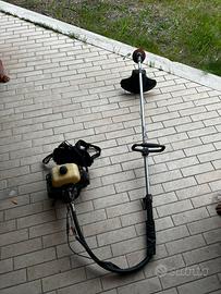 Decespugliatore a spalla Makita RBK410-40cc