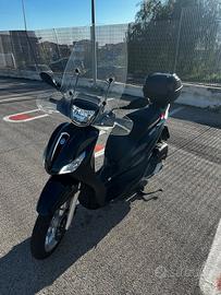 Piaggio medley 125   – 4.500 km – full optional