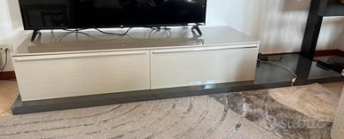 Mobile tv con cassetti contenitori
