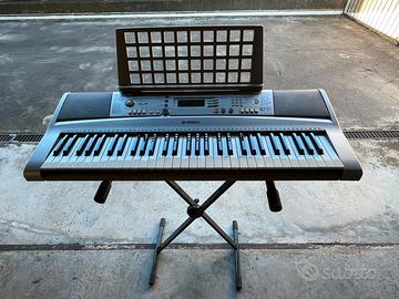 Pianola Yamaha PSR - E303