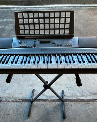 Pianola Yamaha PSR - E303