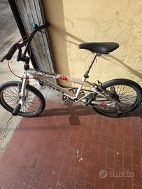 bicicletta bmx