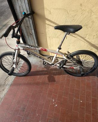 bicicletta bmx