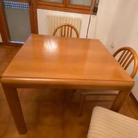TAvolo quadrato e 4 sedie