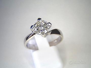Solitario oro bianco 750 diamante carati 0.90