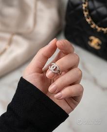 Anello alla moda nuovo