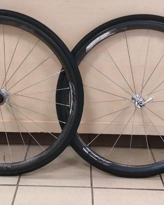 cerchi in carbonio zipp