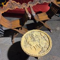 Copia sedie antiche in legno pieghevole, tavolino 