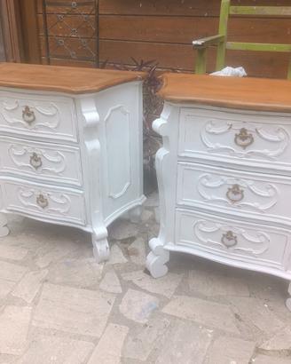 coppia comodini legno massello..shabby chic 