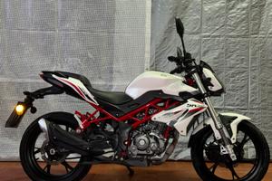 Benelli BN 125 bianca