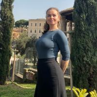 Cameriera di sala in un ristorante