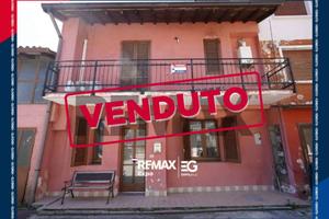 Casa indipendente di 60 m² con 2 locali e posto au