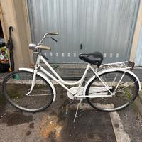 Bici da donna bianca