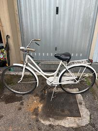Bici da donna bianca