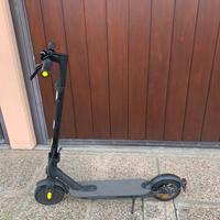 Monopattino Xiaomi essential