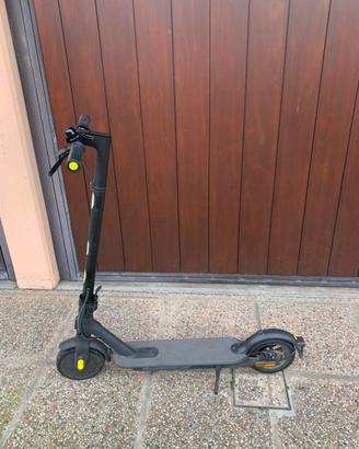 Monopattino Xiaomi essential