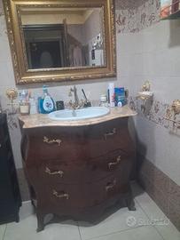 mobile bagno bombato