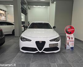 Alfa Romeo Giulia 2.0 Turbo 280 CV AT8 AWD Q4 Velo