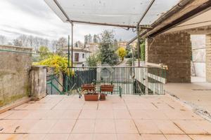 3 LOCALI A RONCIGLIONE