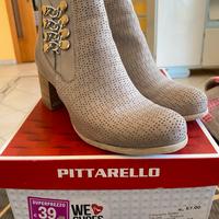 Scarpe a stivaletto estivo