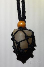 collana in corda con quarzo