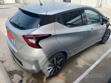 Nissan Micra acenta incidentata 