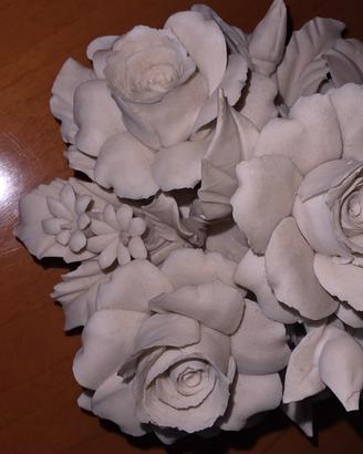Composizione floreale in porcellana Capodimonte