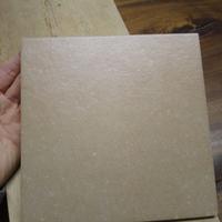 Gres porcellanato "beige" 20x20